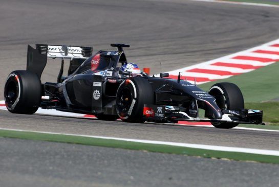 Sirotkin was offered more mileage with the Swiss outfit in early 2014, and is seen here testing at Bahrain. ©XPB