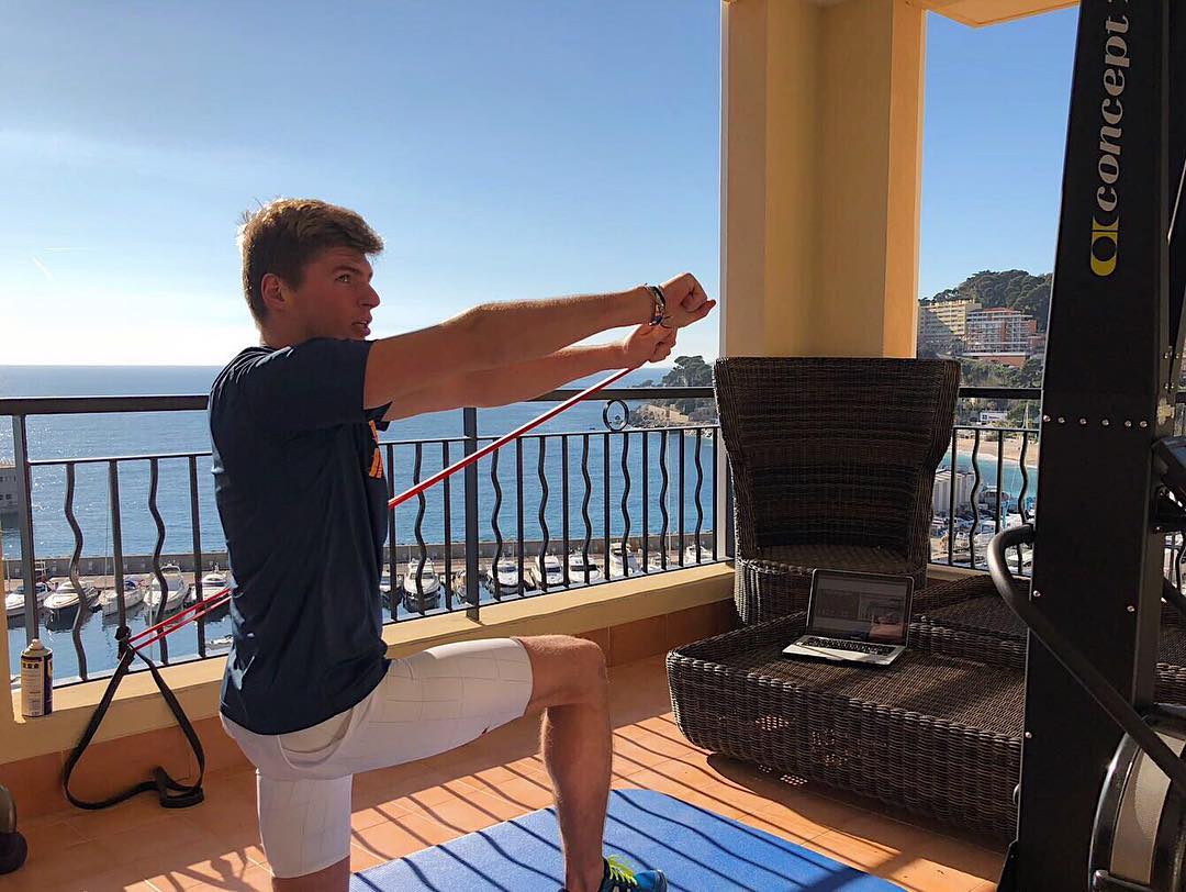 Roux Rijp Het koud krijgen Verstappen 'maxed' out while training with a pretty nice view
