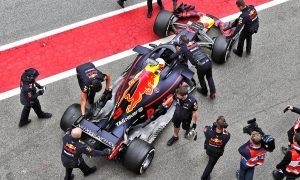 Horner worried by Renault's safety-first approach