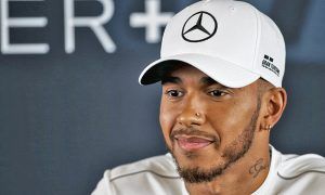 Hamilton still on track for new deal before Melbourne