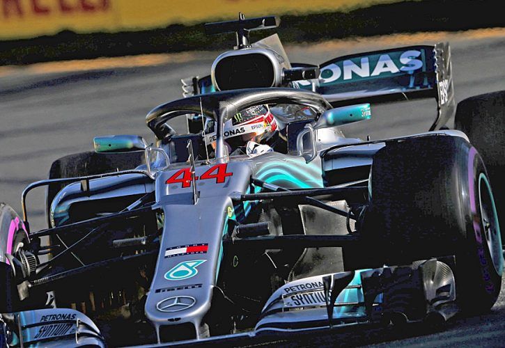 Lewis Hamilton (GBR) Mercedes AMG F1 W09.