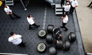 Mercedes plays it safe with Singapore tyre selection