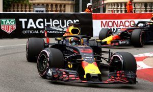 Ricciardo tops FP3 as Verstappen puts himself in the barriers!