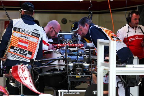 Sauber C37 being prepared.
28.06.2018. Formula 1 World Championship, Rd 9, Austrian Grand Prix, Spielberg, Austria, Preparation Day.
- www.xpbimages.com, EMail: requests@xpbimages.com - copy of publication required for printed pictures. Every used picture is fee-liable. © Copyright: Photo4 / XPB Images