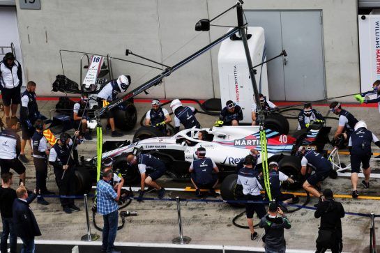 Williams practices a pit stop.
29.06.2018. Formula 1 World Championship, Rd 9, Austrian Grand Prix, Spielberg, Austria, Practice Day.
- www.xpbimages.com, EMail: requests@xpbimages.com - copy of publication required for printed pictures. Every used picture is fee-liable. © Copyright: Bearne / XPB Images