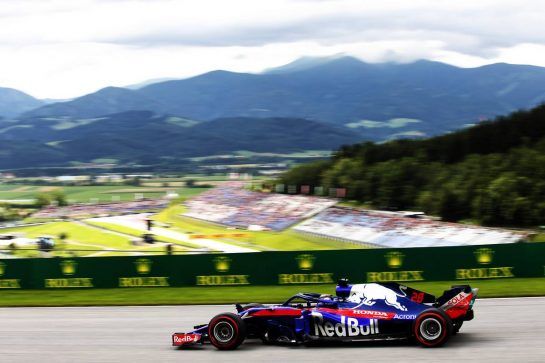 Brendon Hartley (NZL) Scuderia Toro Rosso STR13.
29.06.2018. Formula 1 World Championship, Rd 9, Austrian Grand Prix, Spielberg, Austria, Practice Day.
- www.xpbimages.com, EMail: requests@xpbimages.com - copy of publication required for printed pictures. Every used picture is fee-liable. © Copyright: Charniaux / XPB Images