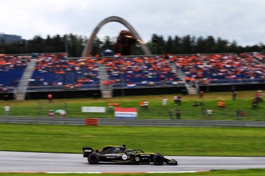 Nico Hulkenberg (GER) Renault Sport F1 Team RS18.
29.06.2018. Formula 1 World Championship, Rd 9, Austrian Grand Prix, Spielberg, Austria, Practice Day.
- www.xpbimages.com, EMail: requests@xpbimages.com - copy of publication required for printed pictures. Every used picture is fee-liable. © Copyright: Photo4 / XPB Images
