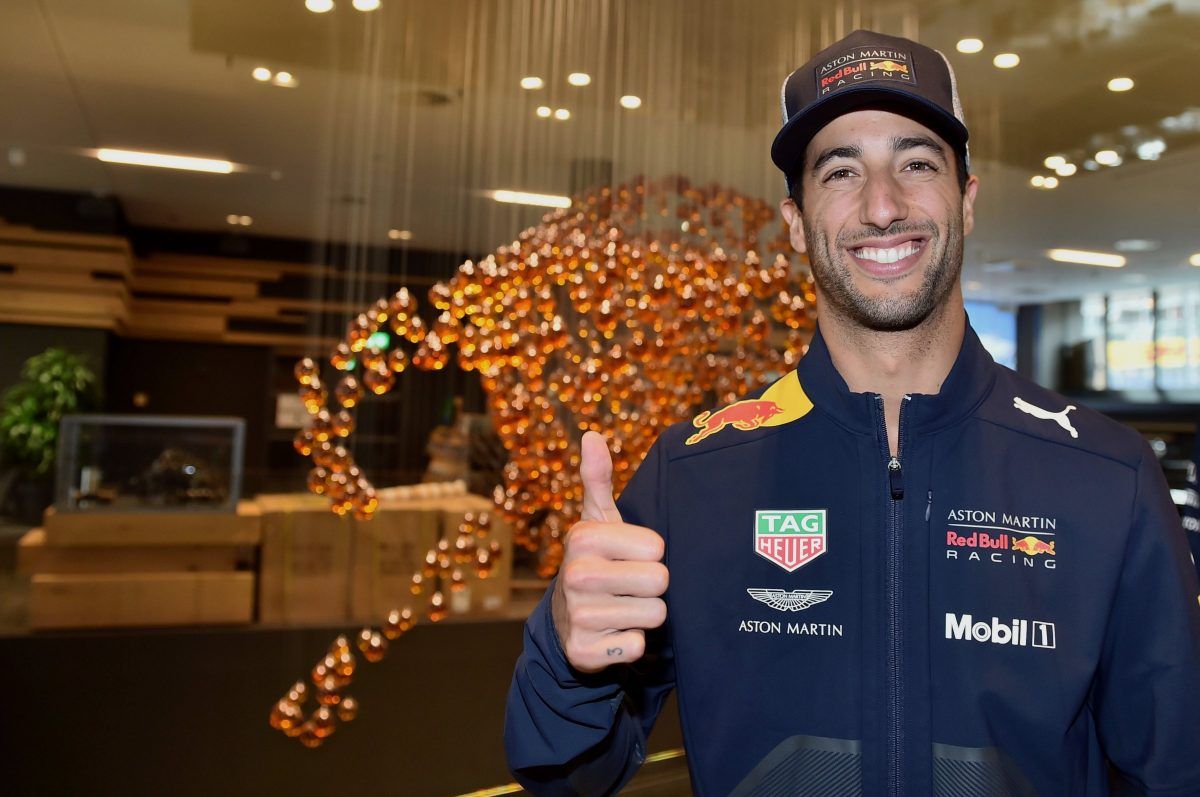 Ricciardo contract talks progress after meeting with Mateschitz