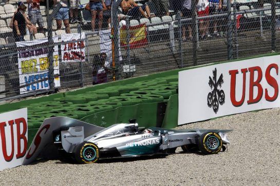 Lewis Hamilton (GBR) Mercedes AMG F1 W05 crashes out in the first section of qualifying.
19.07.2014. Formula 1 World Championship, Rd 10, German Grand Prix, Hockenheim, Germany, Qualifying Day.
- www.xpbimages.com, EMail: requests@xpbimages.com - copy of publication required for printed pictures. Every used picture is fee-liable. © Copyright: Trienitz / XPB Images