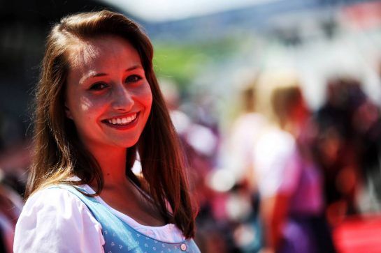 Drivers parade atmosphere.
01.07.2018. Formula 1 World Championship, Rd 9, Austrian Grand Prix, Spielberg, Austria, Race Day.
- www.xpbimages.com, EMail: requests@xpbimages.com - copy of publication required for printed pictures. Every used picture is fee-liable. © Copyright: Batchelor / XPB Images