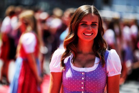 Drivers parade atmosphere.
01.07.2018. Formula 1 World Championship, Rd 9, Austrian Grand Prix, Spielberg, Austria, Race Day.
- www.xpbimages.com, EMail: requests@xpbimages.com - copy of publication required for printed pictures. Every used picture is fee-liable. © Copyright: Batchelor / XPB Images