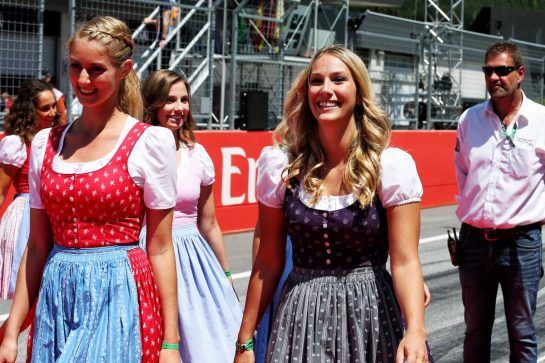 Drivers parade atmosphere.01.07.2018. Formula 1 World Championship, Rd 9, Austrian Grand Prix, Spielberg, Austria, Race Day.
- www.xpbimages.com, EMail: requests@xpbimages.com - copy of publication required for printed pictures. Every used picture is fee-liable. © Copyright: Photo4 / XPB Images