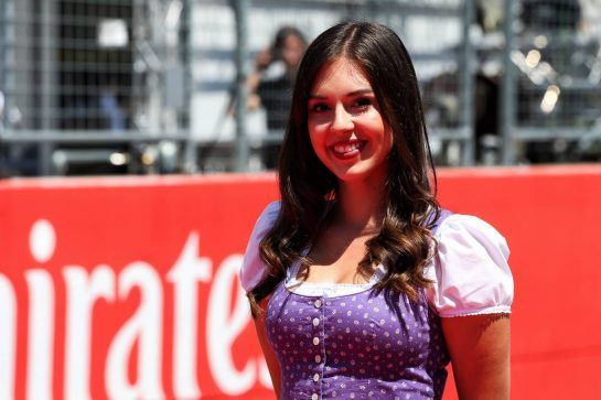 Drivers parade atmosphere.01.07.2018. Formula 1 World Championship, Rd 9, Austrian Grand Prix, Spielberg, Austria, Race Day.
- www.xpbimages.com, EMail: requests@xpbimages.com - copy of publication required for printed pictures. Every used picture is fee-liable. © Copyright: Photo4 / XPB Images
