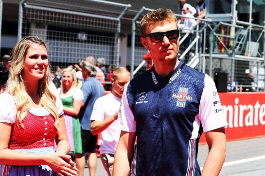 Sergey Sirotkin (RUS) Williams on the drivers parade.
01.07.2018. Formula 1 World Championship, Rd 9, Austrian Grand Prix, Spielberg, Austria, Race Day.
- www.xpbimages.com, EMail: requests@xpbimages.com - copy of publication required for printed pictures. Every used picture is fee-liable. © Copyright: Photo4 / XPB Images