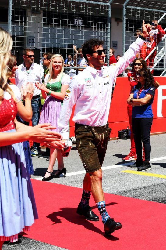 Daniel Ricciardo (AUS) Red Bull Racing on the drivers parade.
01.07.2018. Formula 1 World Championship, Rd 9, Austrian Grand Prix, Spielberg, Austria, Race Day.
- www.xpbimages.com, EMail: requests@xpbimages.com - copy of publication required for printed pictures. Every used picture is fee-liable. © Copyright: Photo4 / XPB Images
