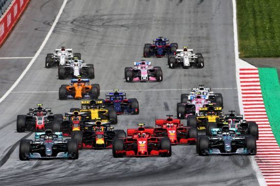 (L to R): Lewis Hamilton (GBR) Mercedes AMG F1 W09; Kimi Raikkonen (FIN) Ferrari SF71H; and Valtteri Bottas (FIN) Mercedes AMG F1 W09, at the start of the race.
01.07.2018. Formula 1 World Championship, Rd 9, Austrian Grand Prix, Spielberg, Austria, Race Day.
- www.xpbimages.com, EMail: requests@xpbimages.com - copy of publication required for printed pictures. Every used picture is fee-liable. © Copyright: Charniaux / XPB Images