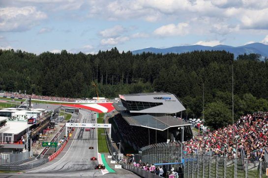 Max Verstappen (NLD) Red Bull Racing RB14.
01.07.2018. Formula 1 World Championship, Rd 9, Austrian Grand Prix, Spielberg, Austria, Race Day.
- www.xpbimages.com, EMail: requests@xpbimages.com - copy of publication required for printed pictures. Every used picture is fee-liable. © Copyright: Charniaux / XPB Images