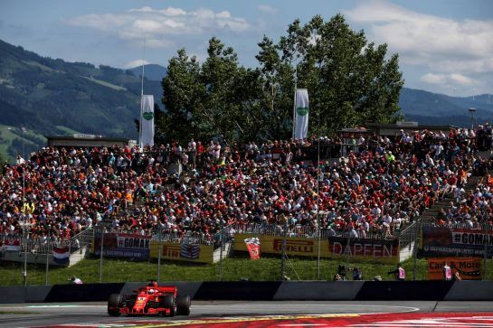 Sebastian Vettel (GER) Ferrari SF71H.
01.07.2018. Formula 1 World Championship, Rd 9, Austrian Grand Prix, Spielberg, Austria, Race Day.
- www.xpbimages.com, EMail: requests@xpbimages.com - copy of publication required for printed pictures. Every used picture is fee-liable. © Copyright: Charniaux / XPB Images