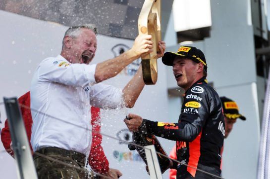 Race winner Max Verstappen (NLD) Red Bull Racing celebrates on the podium with Jonathan Wheatley (GBR) Red Bull Racing Team Manager.
01.07.2018. Formula 1 World Championship, Rd 9, Austrian Grand Prix, Spielberg, Austria, Race Day.
- www.xpbimages.com, EMail: requests@xpbimages.com - copy of publication required for printed pictures. Every used picture is fee-liable. © Copyright: Bearne / XPB Images