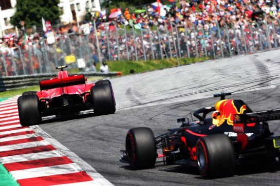 Kimi Raikkonen (FIN) Ferrari SF71H leads Daniel Ricciardo (AUS) Red Bull Racing RB14.
01.07.2018. Formula 1 World Championship, Rd 9, Austrian Grand Prix, Spielberg, Austria, Race Day.
- www.xpbimages.com, EMail: requests@xpbimages.com - copy of publication required for printed pictures. Every used picture is fee-liable. © Copyright: Bearne / XPB Images