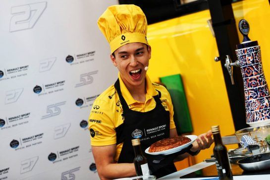 Jack Aitken (GBR) / (KOR) Renault Sport F1 Team Test and Reserve Driver - cooking with Estrella Galicia.
05.07.2018. Formula 1 World Championship, Rd 10, British Grand Prix, Silverstone, England, Preparation Day.
- www.xpbimages.com, EMail: requests@xpbimages.com - copy of publication required for printed pictures. Every used picture is fee-liable. © Copyright: Charniaux / XPB Images
