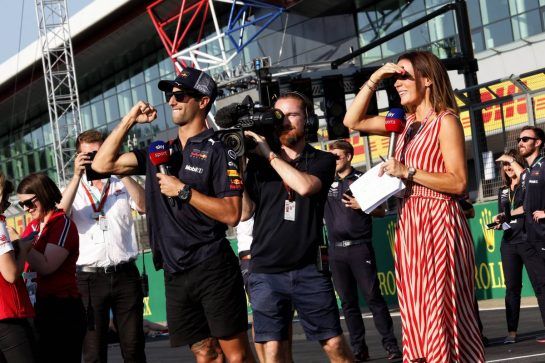 Daniel Ricciardo (AUS) Red Bull Racing with Natalie Pinkham (GBR) Sky Sports Presenter.
05.07.2018. Formula 1 World Championship, Rd 10, British Grand Prix, Silverstone, England, Preparation Day.
- www.xpbimages.com, EMail: requests@xpbimages.com - copy of publication required for printed pictures. Every used picture is fee-liable. © Copyright: Bearne / XPB Images