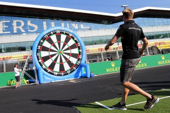 Nico Hulkenberg (GER) Renault Sport F1 Team plays football.
05.07.2018. Formula 1 World Championship, Rd 10, British Grand Prix, Silverstone, England, Preparation Day.
- www.xpbimages.com, EMail: requests@xpbimages.com - copy of publication required for printed pictures. Every used picture is fee-liable. © Copyright: Bearne / XPB Images