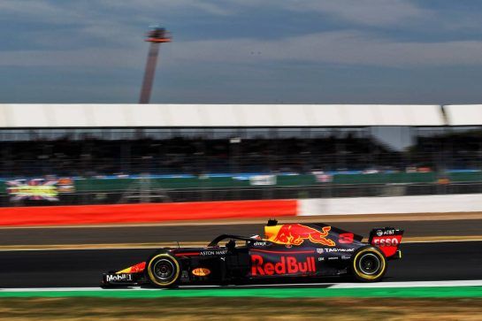 Daniel Ricciardo (AUS) Red Bull Racing RB14.
06.07.2018. Formula 1 World Championship, Rd 10, British Grand Prix, Silverstone, England, Practice Day.
- www.xpbimages.com, EMail: requests@xpbimages.com - copy of publication required for printed pictures. Every used picture is fee-liable. © Copyright: Photo4 / XPB Images