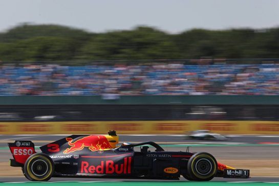 Daniel Ricciardo (AUS) Red Bull Racing 
06.07.2018. Formula 1 World Championship, Rd 10, British Grand Prix, Silverstone, England, Practice Day.
- www.xpbimages.com, EMail: requests@xpbimages.com - copy of publication required for printed pictures. Every used picture is fee-liable. © Copyright: Charniaux / XPB Images
