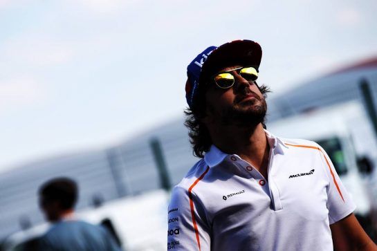 Fernando Alonso (ESP) McLaren.
06.07.2018. Formula 1 World Championship, Rd 10, British Grand Prix, Silverstone, England, Practice Day.
- www.xpbimages.com, EMail: requests@xpbimages.com - copy of publication required for printed pictures. Every used picture is fee-liable. © Copyright: Batchelor / XPB Images