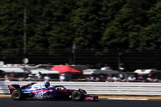 Pierre Gasly (FRA) Scuderia Toro Rosso STR13.
07.07.2018. Formula 1 World Championship, Rd 10, British Grand Prix, Silverstone, England, Qualifying Day.
- www.xpbimages.com, EMail: requests@xpbimages.com - copy of publication required for printed pictures. Every used picture is fee-liable. © Copyright: Moy / XPB Images