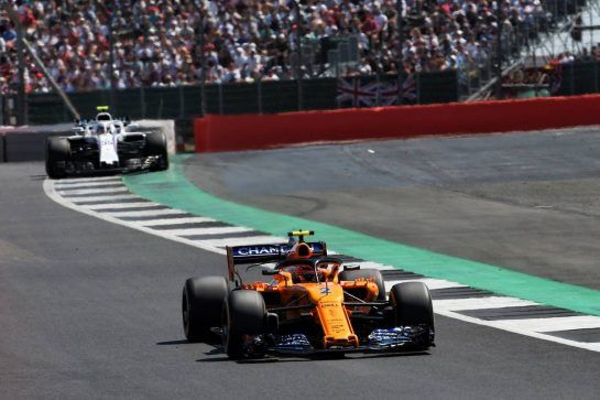 Stoffel Vandoorne (BEL) McLaren MCL33.
08.07.2018. Formula 1 World Championship, Rd 10, British Grand Prix, Silverstone, England, Race Day.
- www.xpbimages.com, EMail: requests@xpbimages.com - copy of publication required for printed pictures. Every used picture is fee-liable. © Copyright: Photo4 / XPB Images