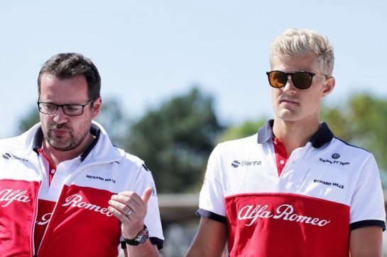 Marcus Ericsson (SWE) Sauber F1 Team walks the circuit with the team.
19.07.2018. Formula 1 World Championship, Rd 11, German Grand Prix, Hockenheim, Germany, Preparation Day.
- www.xpbimages.com, EMail: requests@xpbimages.com - copy of publication required for printed pictures. Every used picture is fee-liable. © Copyright: Bearne / XPB Images