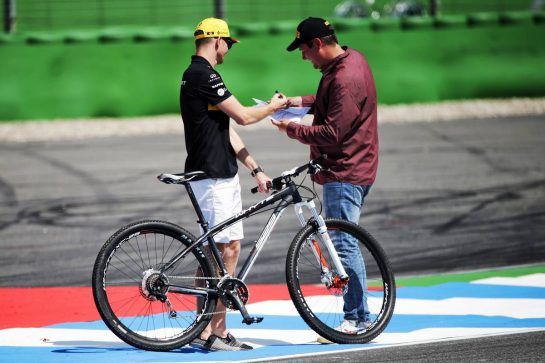 Nico Hulkenberg (GER) Renault Sport F1 Team rides the circuit.
19.07.2018. Formula 1 World Championship, Rd 11, German Grand Prix, Hockenheim, Germany, Preparation Day.
- www.xpbimages.com, EMail: requests@xpbimages.com - copy of publication required for printed pictures. Every used picture is fee-liable. © Copyright: Bearne / XPB Images