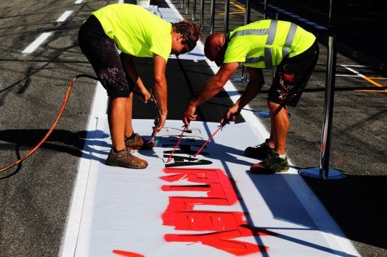 Circuit atmosphere - track painting.
19.07.2018. Formula 1 World Championship, Rd 11, German Grand Prix, Hockenheim, Germany, Preparation Day.
- www.xpbimages.com, EMail: requests@xpbimages.com - copy of publication required for printed pictures. Every used picture is fee-liable. © Copyright: Moy / XPB Images