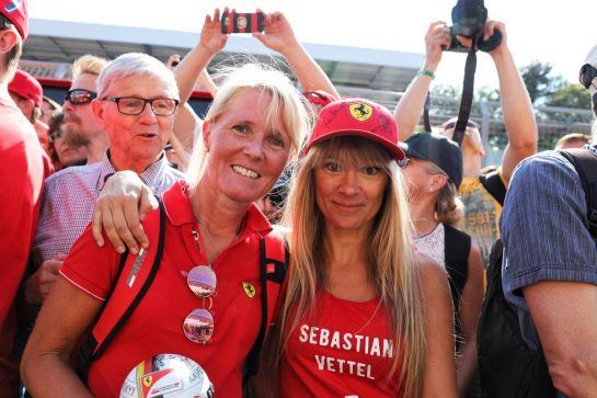 Sebastian Vettel (GER) Ferrari fans.
19.07.2018. Formula 1 World Championship, Rd 11, German Grand Prix, Hockenheim, Germany, Preparation Day.
- www.xpbimages.com, EMail: requests@xpbimages.com - copy of publication required for printed pictures. Every used picture is fee-liable. © Copyright: Schaber / XPB Images