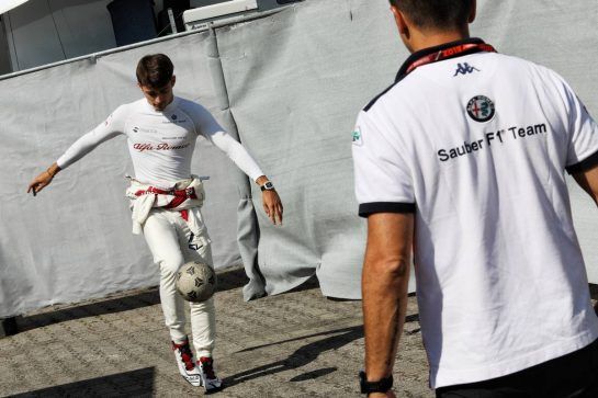 Charles Leclerc (MON) Sauber F1 Team plays football.
20.07.2018. Formula 1 World Championship, Rd 11, German Grand Prix, Hockenheim, Germany, Practice Day.
- www.xpbimages.com, EMail: requests@xpbimages.com - copy of publication required for printed pictures. Every used picture is fee-liable. © Copyright: Schaber / XPB Images