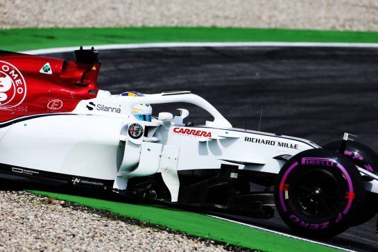 Marcus Ericsson (SWE) Sauber C37 recovers from a spin in qualifying.
21.07.2018. Formula 1 World Championship, Rd 11, German Grand Prix, Hockenheim, Germany, Qualifying Day.
- www.xpbimages.com, EMail: requests@xpbimages.com - copy of publication required for printed pictures. Every used picture is fee-liable. © Copyright: Moy / XPB Images