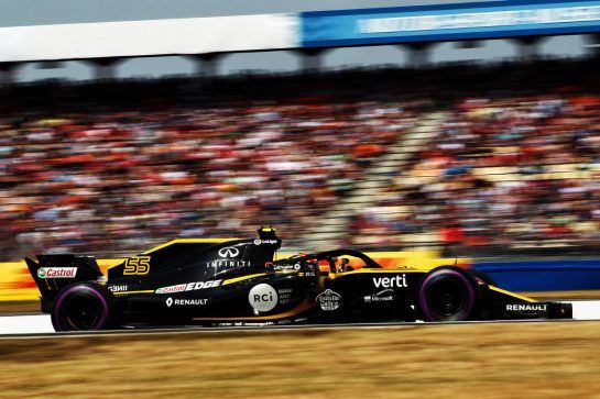 Carlos Sainz Jr (ESP) Renault Sport F1 Team RS18.
21.07.2018. Formula 1 World Championship, Rd 11, German Grand Prix, Hockenheim, Germany, Qualifying Day.
- www.xpbimages.com, EMail: requests@xpbimages.com - copy of publication required for printed pictures. Every used picture is fee-liable. © Copyright: Photo4 / XPB Images