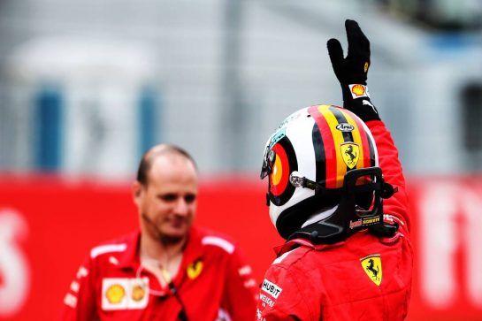 Sebastian Vettel (GER) Ferrari celebrates his pole position in qualifying parc ferme.
21.07.2018. Formula 1 World Championship, Rd 11, German Grand Prix, Hockenheim, Germany, Qualifying Day.
- www.xpbimages.com, EMail: requests@xpbimages.com - copy of publication required for printed pictures. Every used picture is fee-liable. © Copyright: Moy / XPB Images