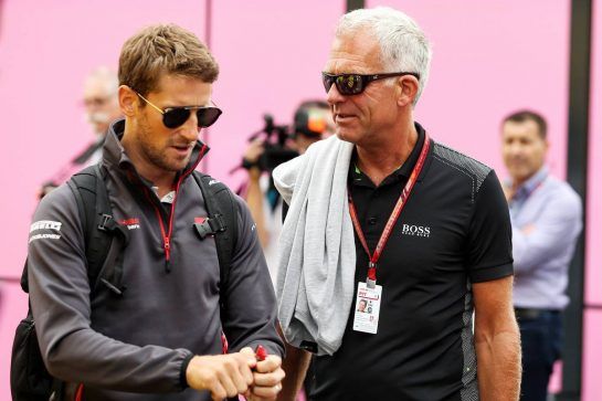 (L to R): Romain Grosjean (FRA) Haas F1 Team with Christian Danner (GER).
22.07.2018. Formula 1 World Championship, Rd 11, German Grand Prix, Hockenheim, Germany, Race Day.
- www.xpbimages.com, EMail: requests@xpbimages.com - copy of publication required for printed pictures. Every used picture is fee-liable. © Copyright: Schaber / XPB Images