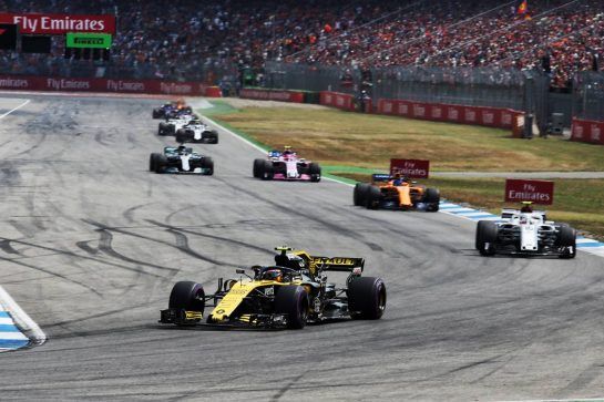 Carlos Sainz Jr (ESP) Renault Sport F1 Team RS18.
22.07.2018. Formula 1 World Championship, Rd 11, German Grand Prix, Hockenheim, Germany, Race Day.
- www.xpbimages.com, EMail: requests@xpbimages.com - copy of publication required for printed pictures. Every used picture is fee-liable. © Copyright: Charniaux / XPB Images