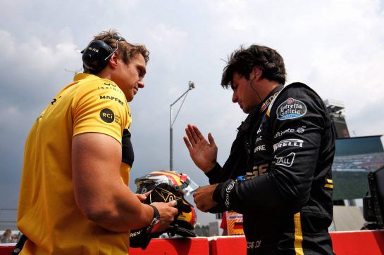 Carlos Sainz Jr (ESP) Renault Sport F1 Team on the grid.
22.07.2018. Formula 1 World Championship, Rd 11, German Grand Prix, Hockenheim, Germany, Race Day.
- www.xpbimages.com, EMail: requests@xpbimages.com - copy of publication required for printed pictures. Every used picture is fee-liable. © Copyright: Charniaux / XPB Images
