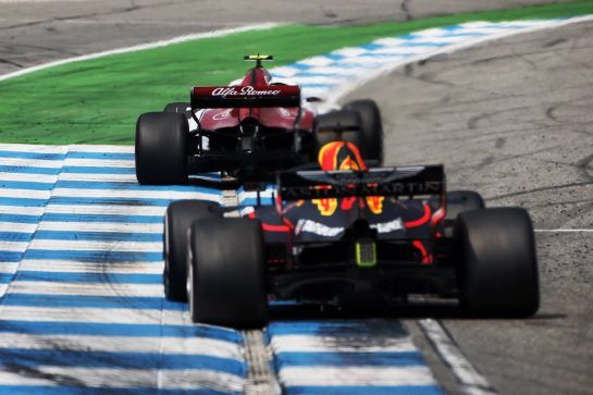 Charles Leclerc (MON) Sauber F1 Team C37 leads Daniel Ricciardo (AUS) Red Bull Racing RB14.`
22.07.2018. Formula 1 World Championship, Rd 11, German Grand Prix, Hockenheim, Germany, Race Day.
- www.xpbimages.com, EMail: requests@xpbimages.com - copy of publication required for printed pictures. Every used picture is fee-liable. © Copyright: Charniaux / XPB Images