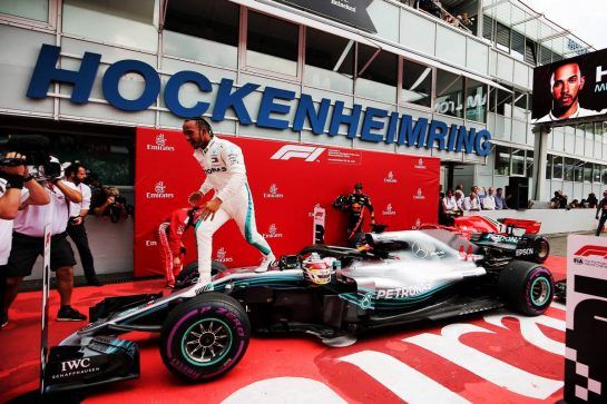 Race winner Lewis Hamilton (GBR) Mercedes AMG F1 W09 celebrates in parc ferme.
22.07.2018. Formula 1 World Championship, Rd 11, German Grand Prix, Hockenheim, Germany, Race Day.
- www.xpbimages.com, EMail: requests@xpbimages.com - copy of publication required for printed pictures. Every used picture is fee-liable. © Copyright: Moy / XPB Images