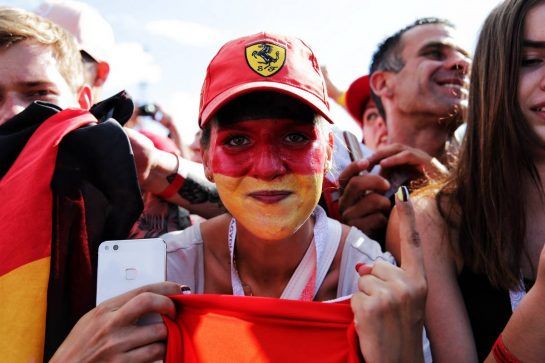 A Sebastian Vettel (GER) Ferrari fan.
26.07.2018. Formula 1 World Championship, Rd 12, Hungarian Grand Prix, Budapest, Hungary, Preparation Day.
- www.xpbimages.com, EMail: requests@xpbimages.com - copy of publication required for printed pictures. Every used picture is fee-liable. © Copyright: Bearne / XPB Images