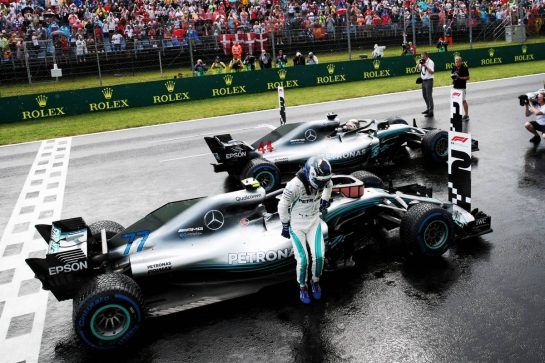 Valtteri Bottas (FIN) Mercedes AMG F1 W09 and Lewis Hamilton (GBR) Mercedes AMG F1 W09 in qualifying parc ferme.
28.07.2018. Formula 1 World Championship, Rd 12, Hungarian Grand Prix, Budapest, Hungary, Qualifying Day.
- www.xpbimages.com, EMail: requests@xpbimages.com - copy of publication required for printed pictures. Every used picture is fee-liable. © Copyright: Bearne / XPB Images