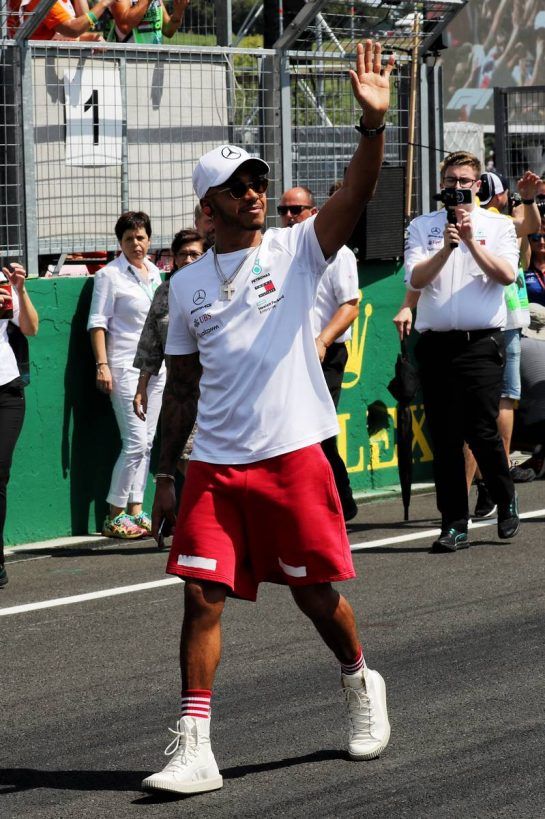 Lewis Hamilton (GBR) Mercedes AMG F1 on the drivers parade.
29.07.2018. Formula 1 World Championship, Rd 12, Hungarian Grand Prix, Budapest, Hungary, Race Day.
- www.xpbimages.com, EMail: requests@xpbimages.com - copy of publication required for printed pictures. Every used picture is fee-liable. © Copyright: Photo4 / XPB Images