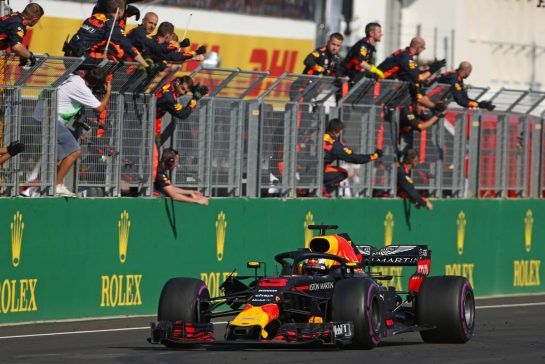 Daniel Ricciardo (AUS) Red Bull Racing 
29.07.2018. Formula 1 World Championship, Rd 12, Hungarian Grand Prix, Budapest, Hungary, Race Day.
- www.xpbimages.com, EMail: requests@xpbimages.com - copy of publication required for printed pictures. Every used picture is fee-liable. © Copyright: Charniaux / XPB Images