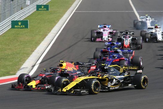 Carlos Sainz Jr (ESP) Renault F1 Team
29.07.2018. Formula 1 World Championship, Rd 12, Hungarian Grand Prix, Budapest, Hungary, Race Day.
- www.xpbimages.com, EMail: requests@xpbimages.com - copy of publication required for printed pictures. Every used picture is fee-liable. © Copyright: Charniaux / XPB Images
